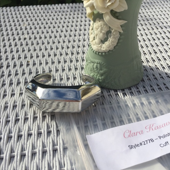 Exquisite Clara Kasavina Bracelet - Picture 2 of 4